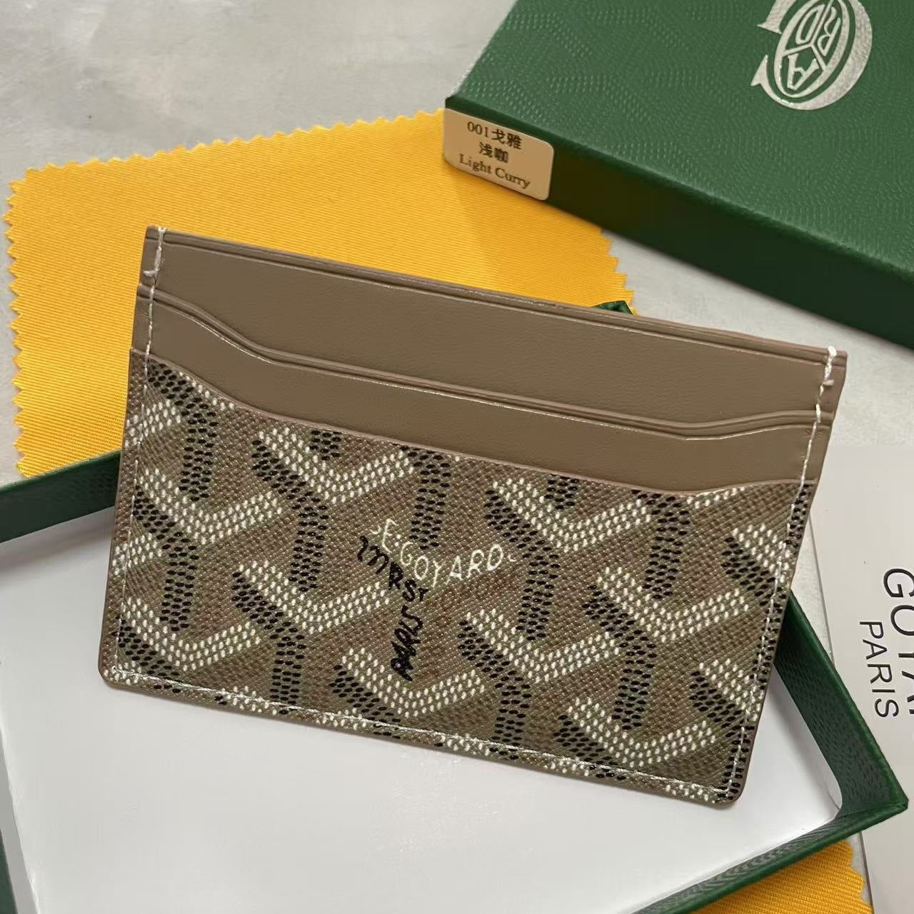 Gridmark Card Holder