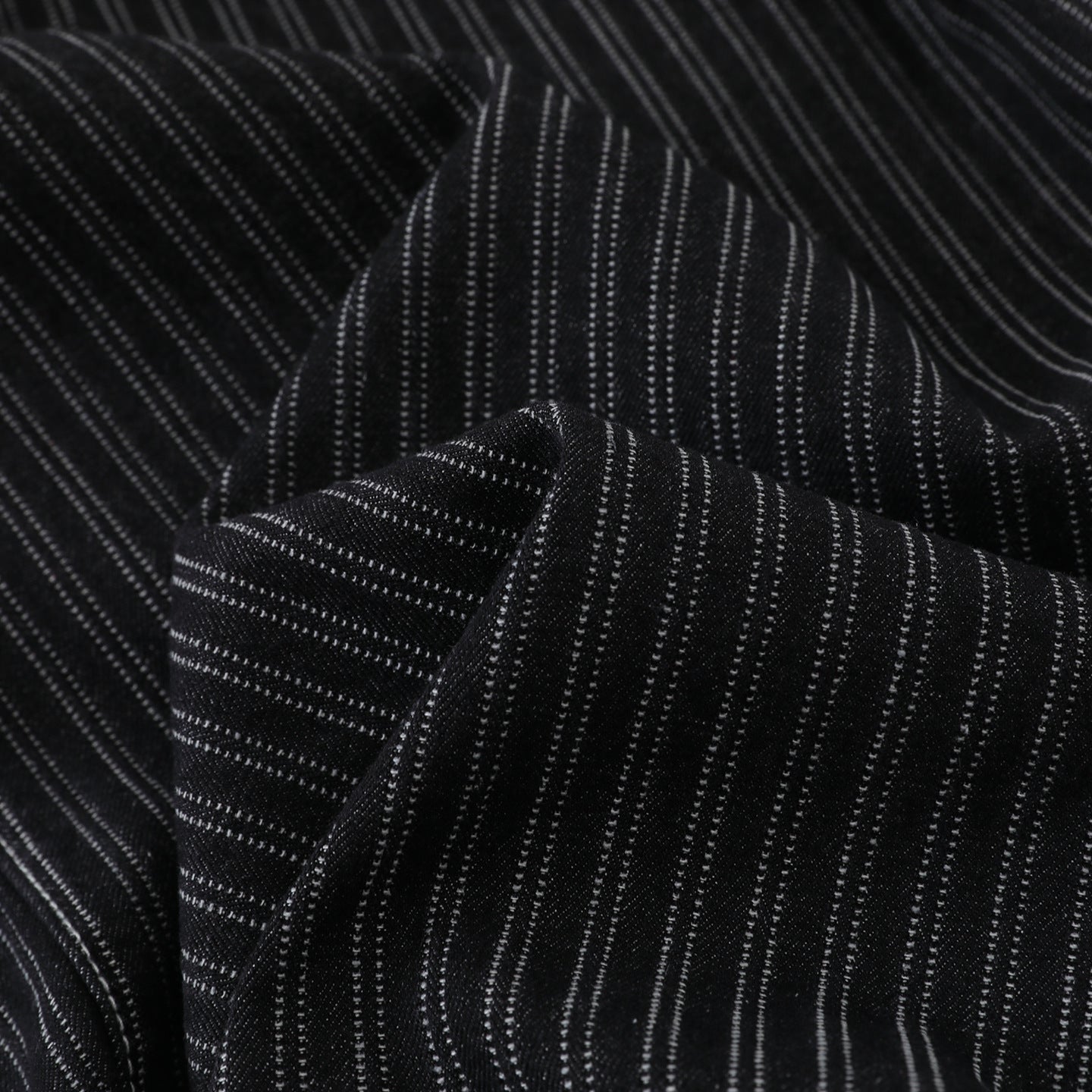 Edge Pleat Wide-Leg Trousers