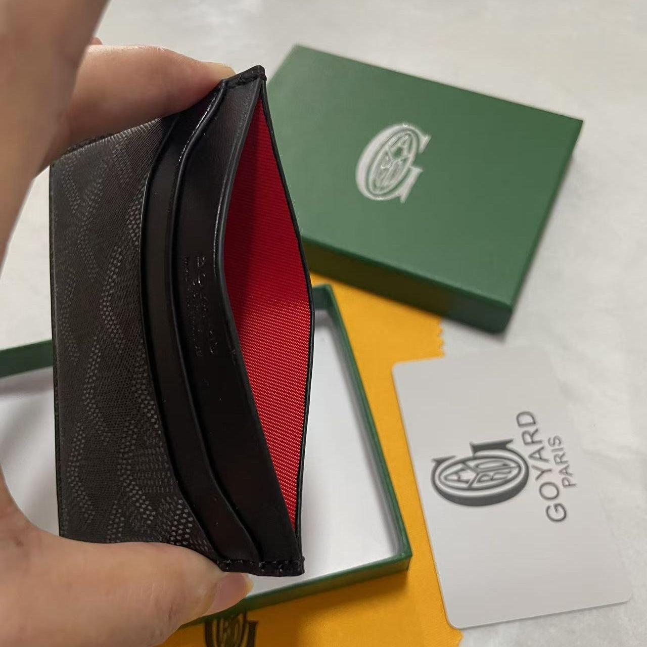 Gridmark Card Holder